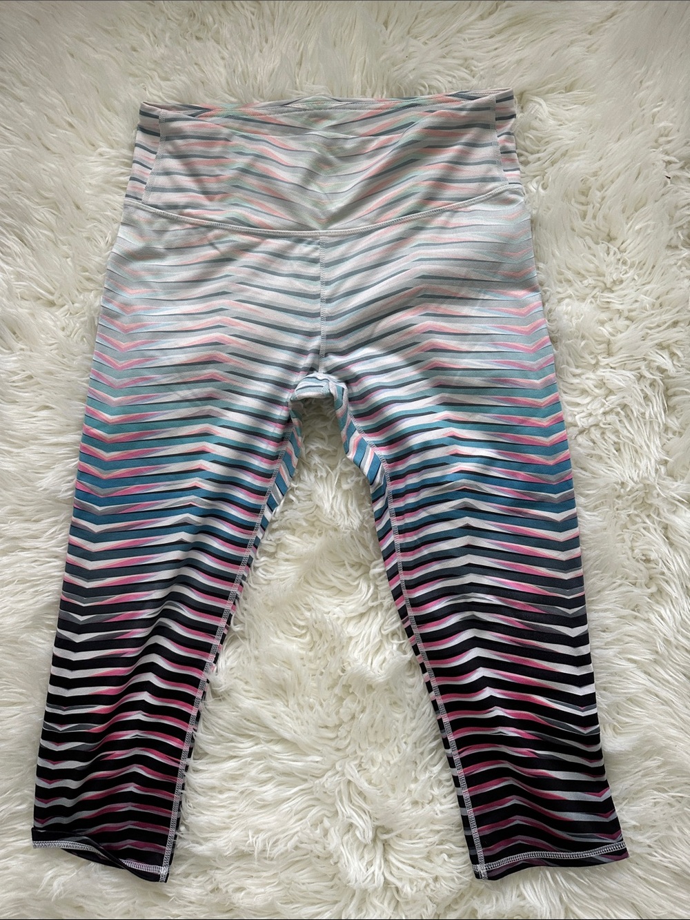 Athleta Prism High-Rise Chaturanga Capri Leggings L Large Lrg